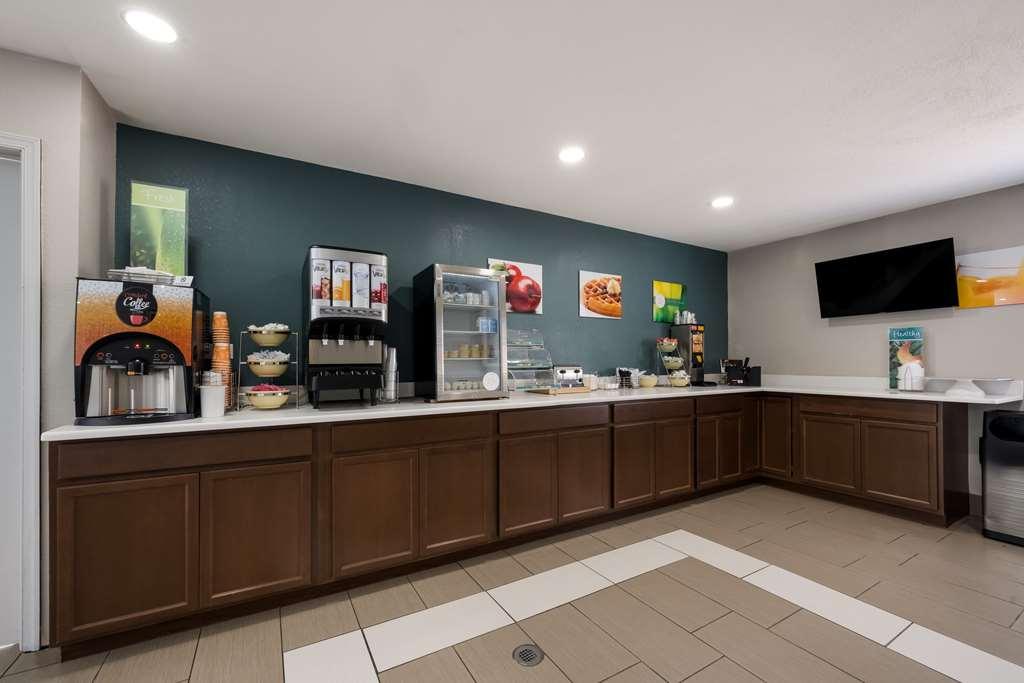 Quality Inn University Area Farmville Restaurant foto
